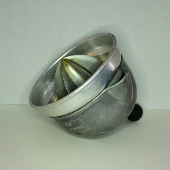 Vintage Dazey Super Juicer Cast Aluminum Manual Citrus Press with Pour Spout - Picture 2 of 4